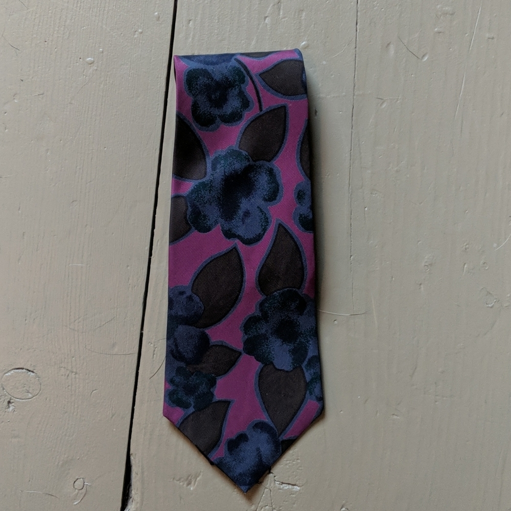 - VINTAGE Silk Floral Tie